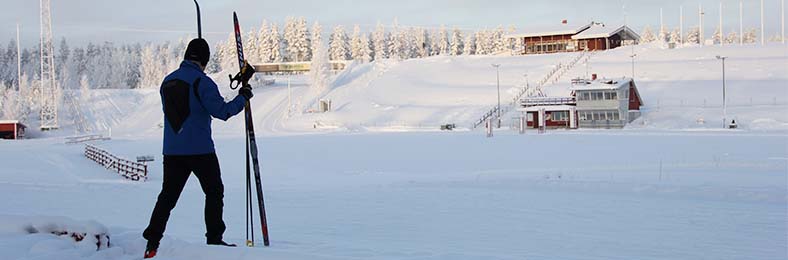 Pärnä­vaa­ralla hiihde­tään nyt luonnon­lu­mi­la­duilla